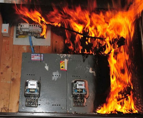 Kebakaran Panel Listrik